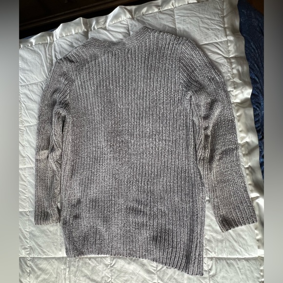 Liz Claiborne Size Medium Chenille Sweater. Very good used condition. Gray color - Picture 3 of 3